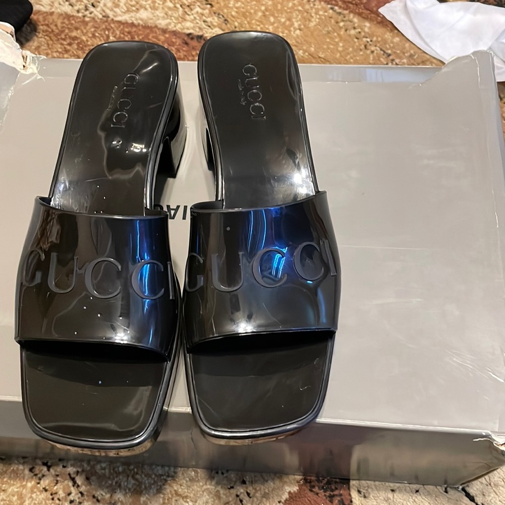 Authentic Black Gucci clogs size 39